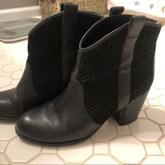 Fergie Black Booties - Sz. 8.5 - Picture 3 of 5